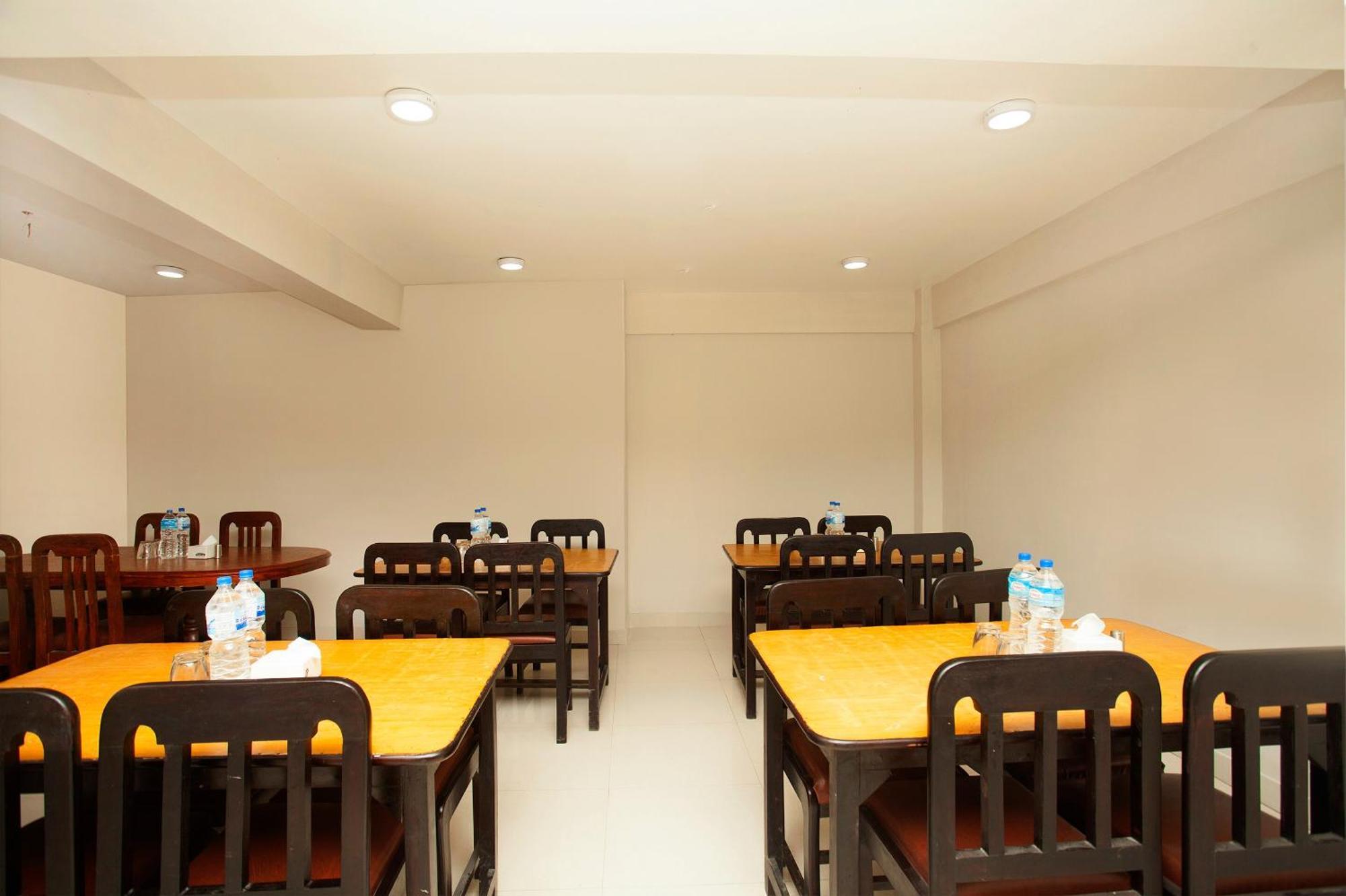 Oyo 626 Hotel Himchuli Катманду Экстерьер фото