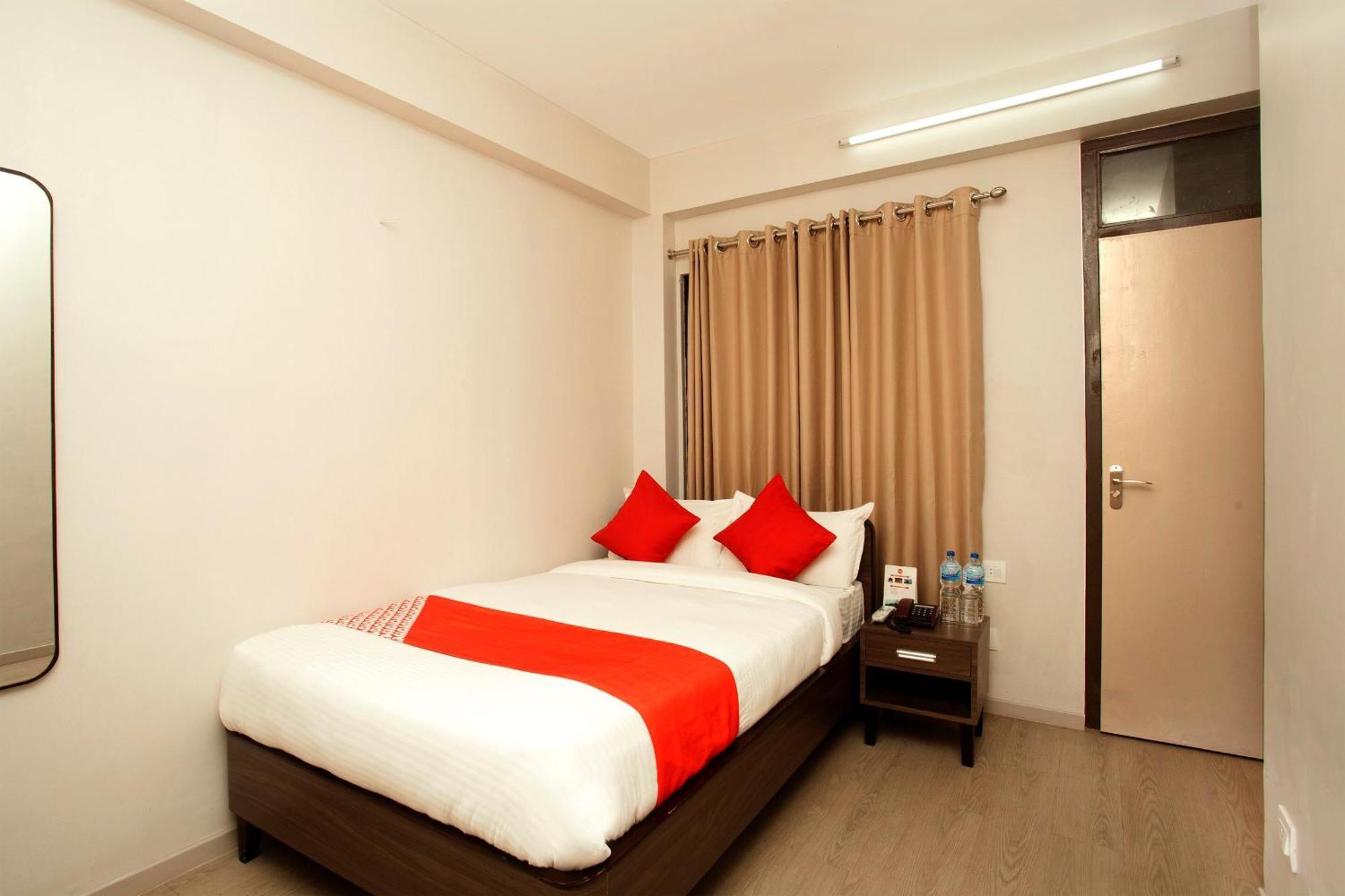 Oyo 626 Hotel Himchuli Катманду Экстерьер фото