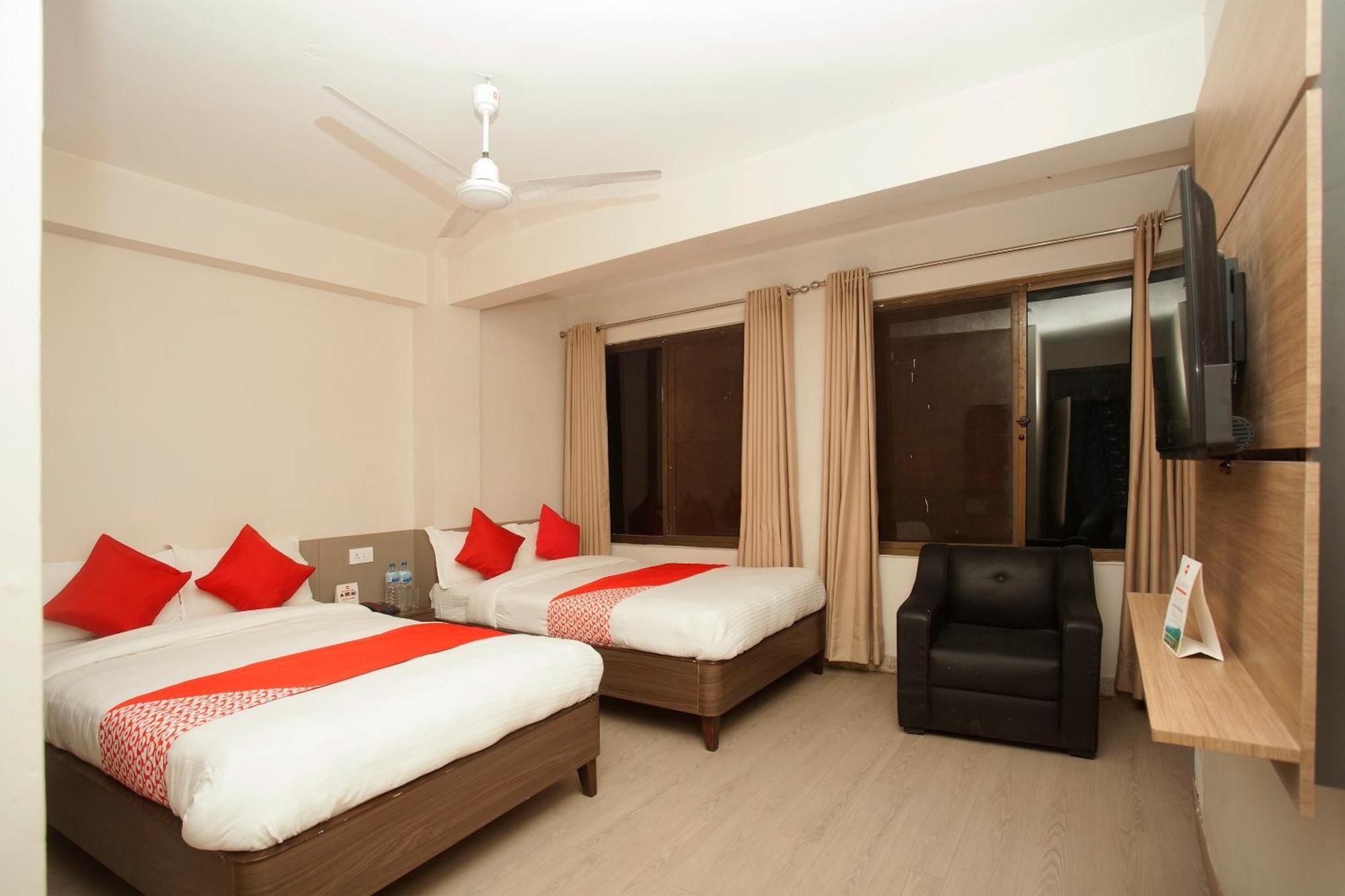 Oyo 626 Hotel Himchuli Катманду Экстерьер фото