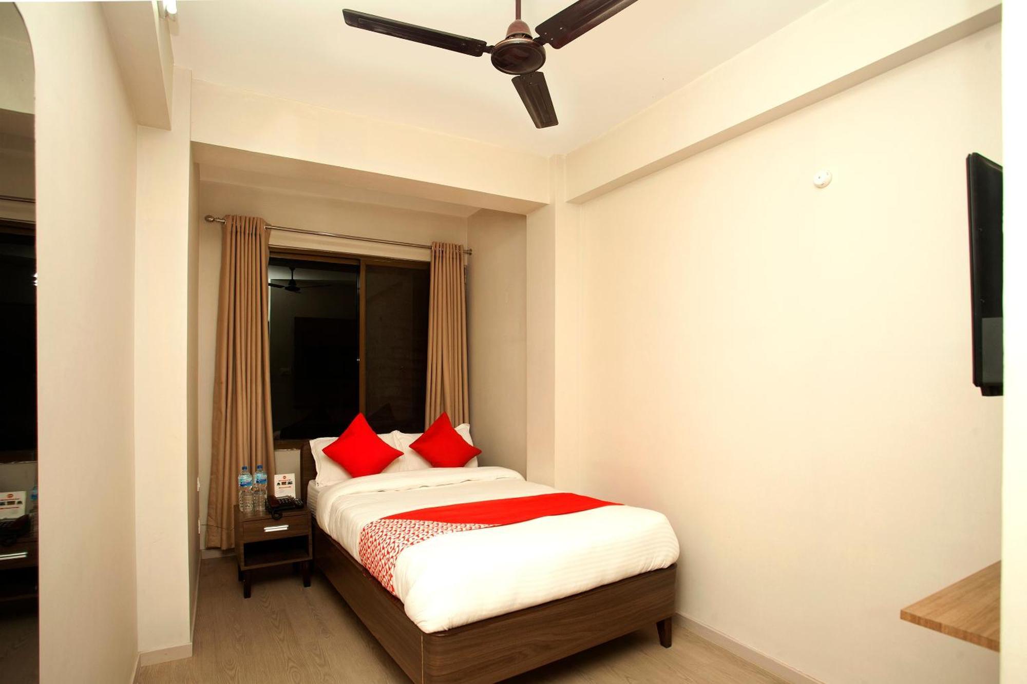Oyo 626 Hotel Himchuli Катманду Экстерьер фото