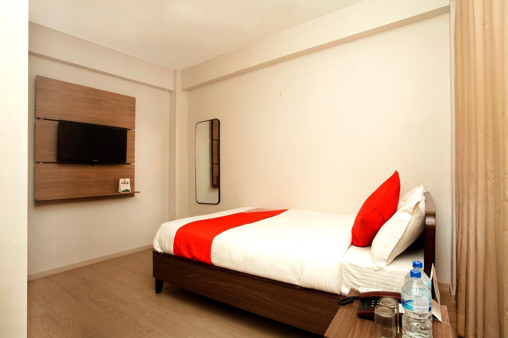 Oyo 626 Hotel Himchuli Катманду Экстерьер фото