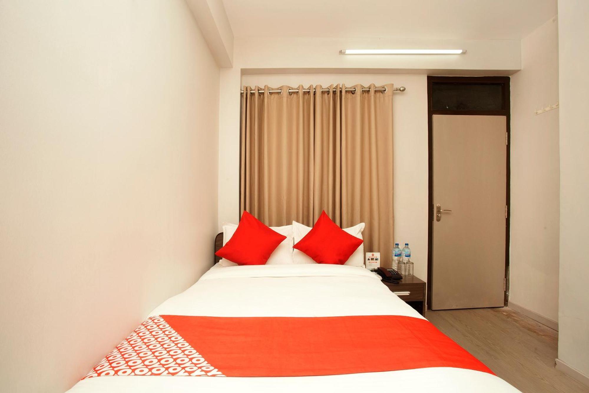Oyo 626 Hotel Himchuli Катманду Экстерьер фото